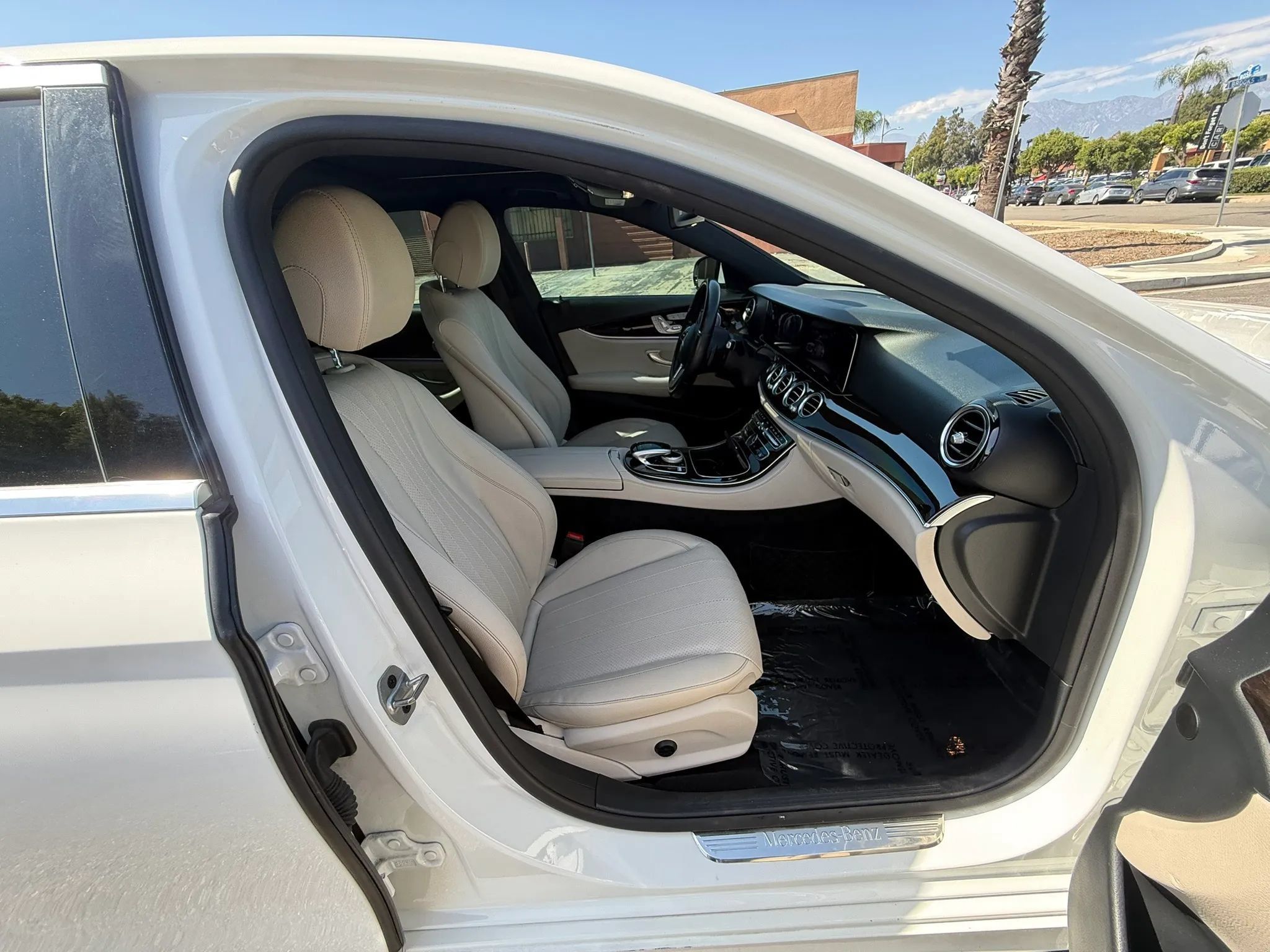 Used 2020 Mercedes-Benz E 350 Sedan image 21