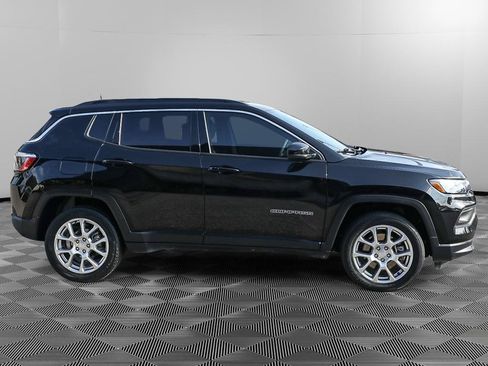 Used 2023 Jeep Compass Latitude AWD/4WD image 9