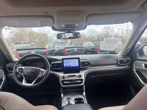 Used 2023 Ford Explorer XLT w/ Equipment Group 202A image 21