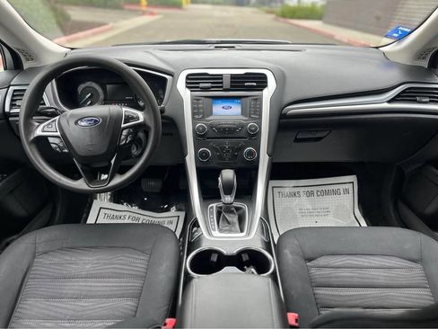 Used 2016 Ford Fusion SE image 13