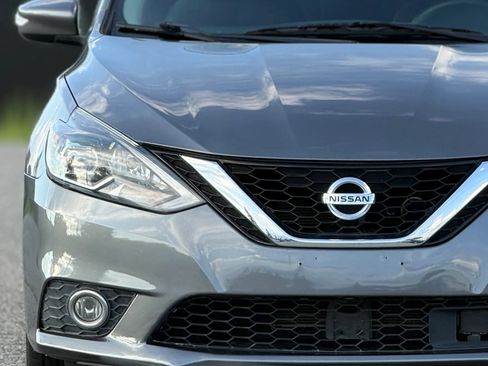 Used 2019 Nissan Sentra SR FWD image 11