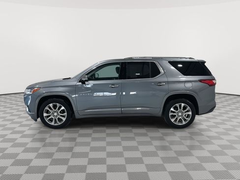 Used 2020 Chevrolet Traverse Premier image 2