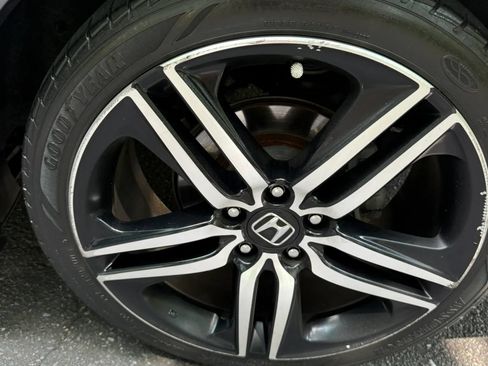 Used 2017 Honda Accord Sport image 24