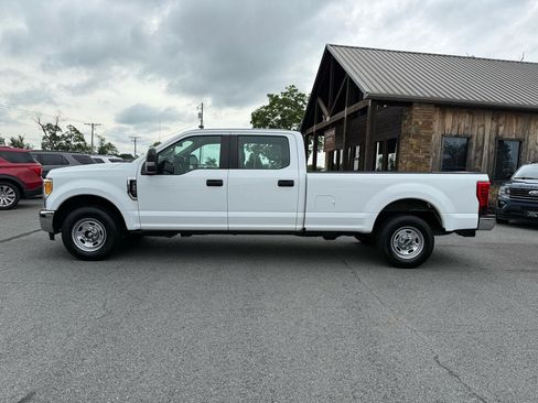 Used 2017 Ford F250 XL w/ Power Equipment Group RWD image 3