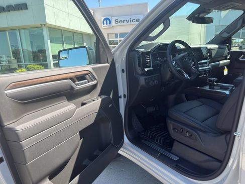 New 2026 Chevrolet Silverado 1500 RST w/ Convenience Package II AWD/4WD image 8