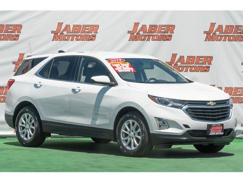 Used 2019 Chevrolet Equinox LT FWD image 1