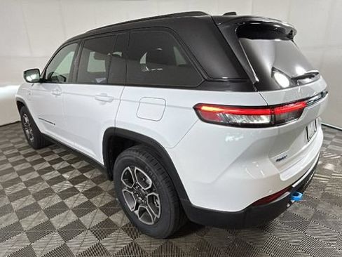 Used 2022 Jeep Grand Cherokee Trailhawk AWD/4WD image 4