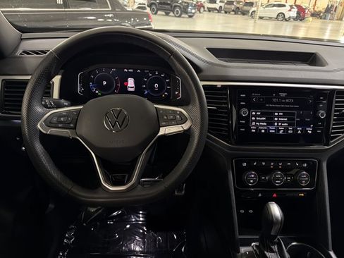 Certified 2023 Volkswagen Atlas Cross Sport SEL R-Line AWD/4WD image 28