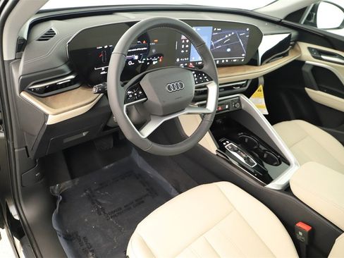 New 2025 Audi Q5 Premium image 15