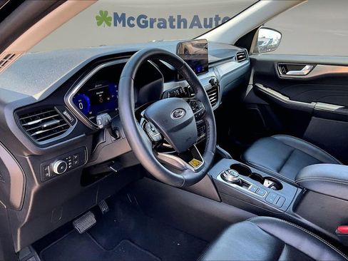 Used 2022 Ford Escape Titanium AWD/4WD image 16