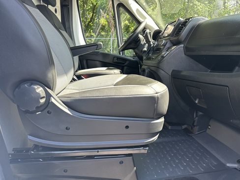 Used 2025 RAM ProMaster 2500 w/ Convenience Group FWD image 15