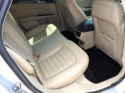 Used 2013 Ford Fusion SE FWD image 20