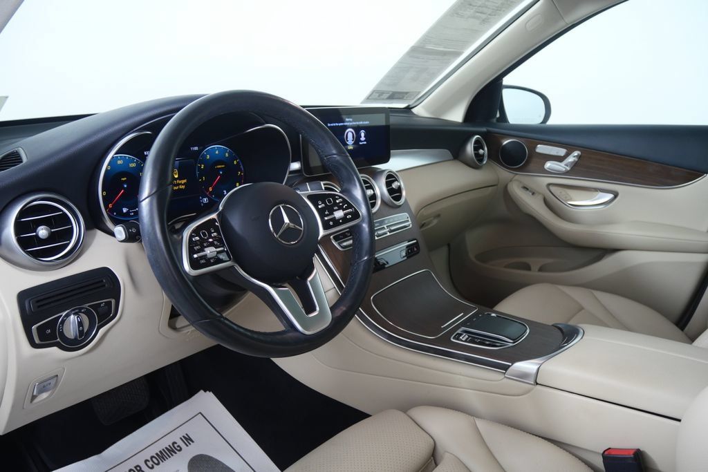 Used 2021 Mercedes-Benz GLC 300 4MATIC image 12
