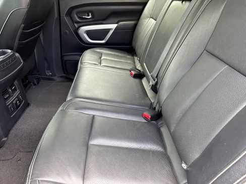 Used 2018 Nissan Titan PRO-4X w/ Pro-4x Convenience Package image 16