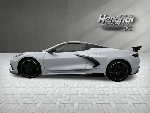 Used 2021 Chevrolet Corvette Stingray Premium Conv w/ Z51 Performance Package image 8
