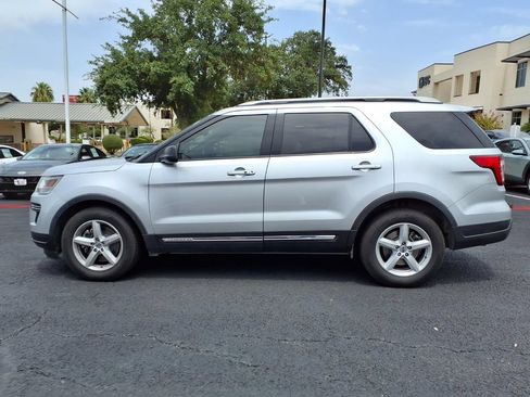 Used 2019 Ford Explorer XLT w/ Class III Trailer Tow Package FWD image 2
