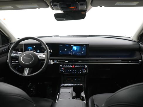 Used 2025 Hyundai Tucson Limited image 13