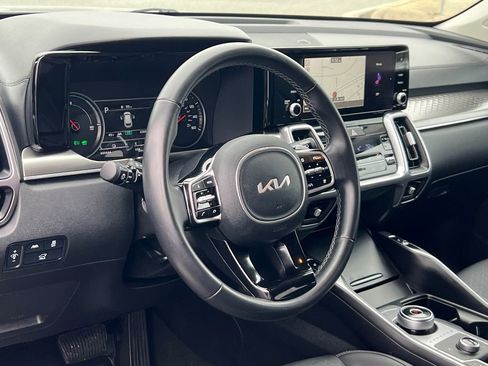 Used 2023 Kia Sorento EX image 18