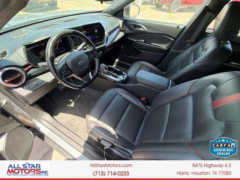 Used 2024 Chevrolet Trax RS w/ Sunroof Package FWD image 16