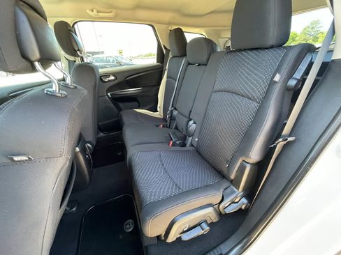 Used 2018 Dodge Journey SE w/ Blacktop Package FWD image 17