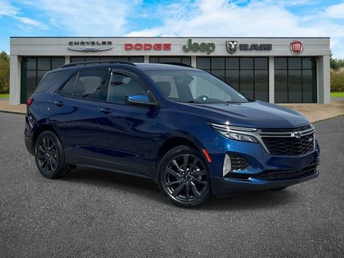 Used 2023 Chevrolet Equinox RS w/ LPO, Floor Liner Package FWD image 2