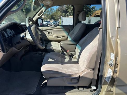 Used 2002 Toyota Tacoma PreRunner w/ SR5 Pkg w/ Chrome Pkg RWD image 10
