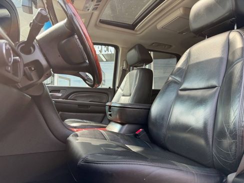 Used 2008 Cadillac Escalade ESV AWD image 27