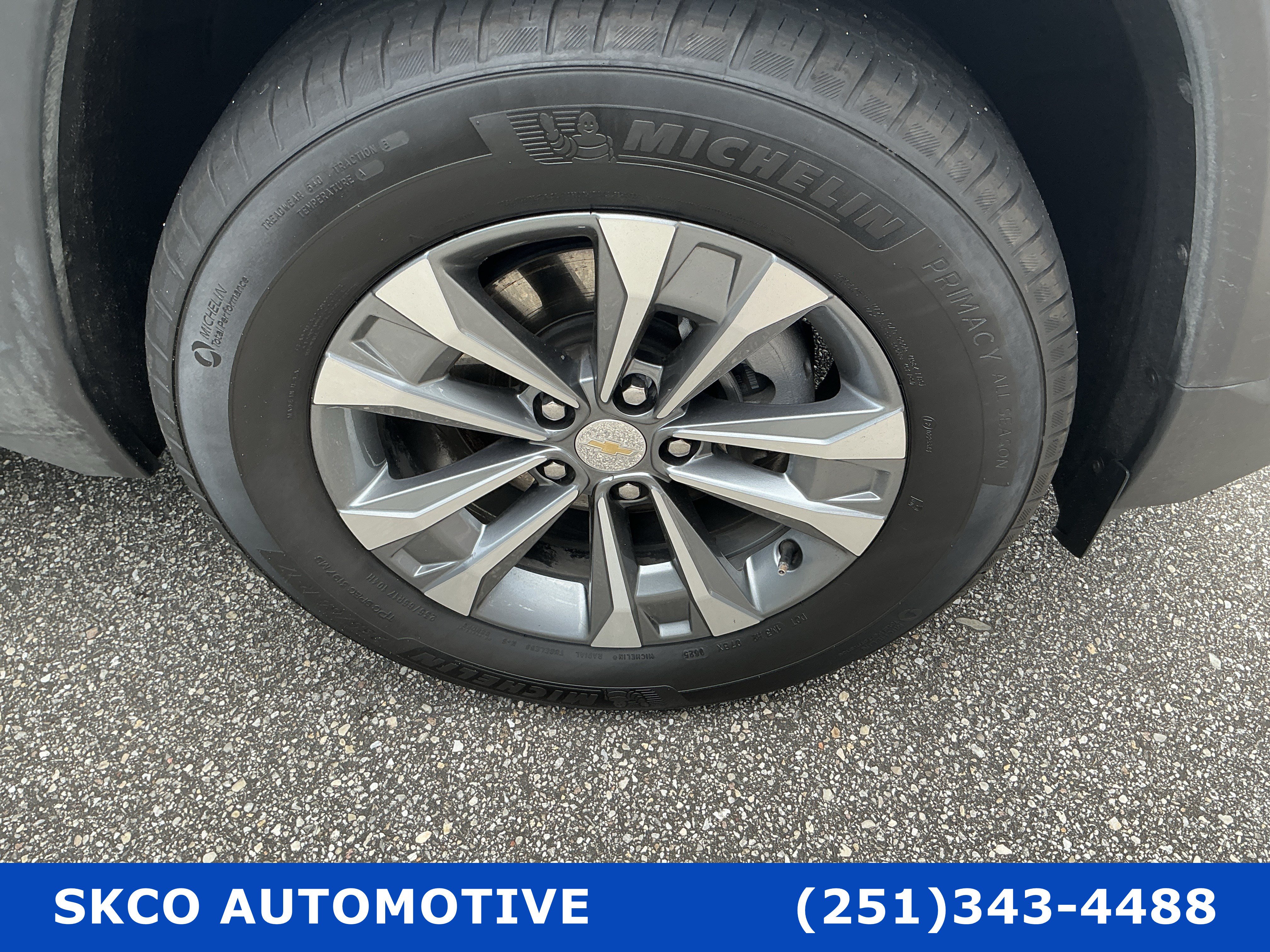 Used 2025 Chevrolet Equinox LT AWD/4WD image 9