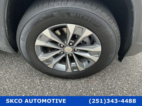 Used 2025 Chevrolet Equinox LT AWD/4WD image 9