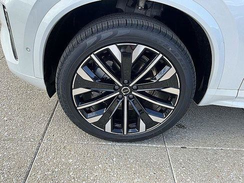 New 2026 Volvo XC90 B6 Plus w/ Protection Package AWD/4WD image 12
