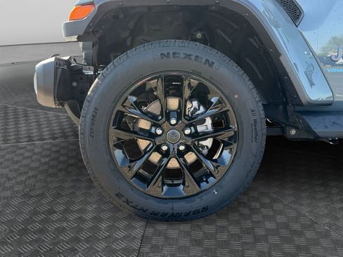 Used 2025 Jeep Wrangler Unlimited Sahara AWD/4WD image 14