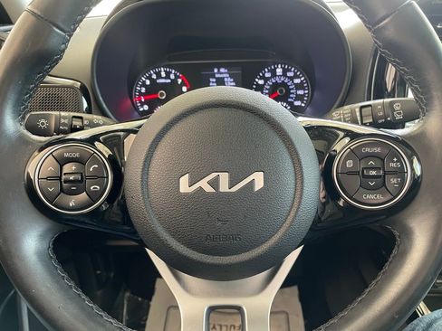 Used 2022 Kia Soul EX image 25