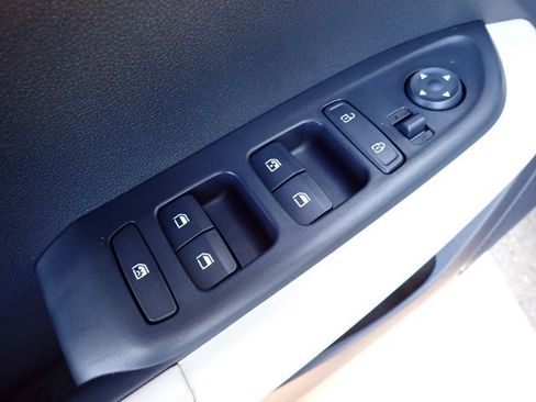 Used 2026 Hyundai Venue SEL FWD image 13