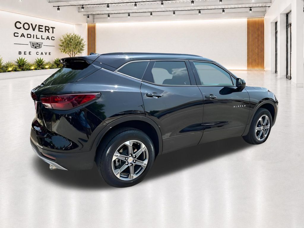 Used 2024 Chevrolet Blazer LT w/ Convenience Package FWD image 22