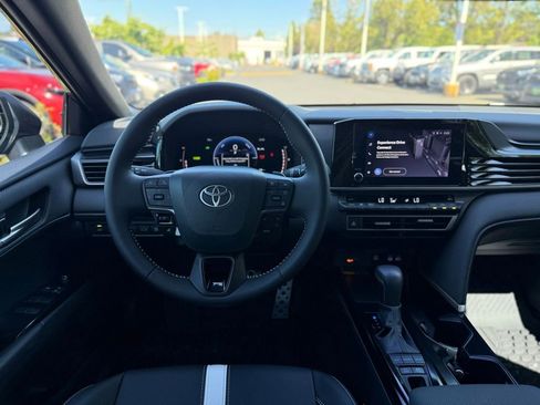 Certified 2025 Toyota Camry SE AWD/4WD image 24
