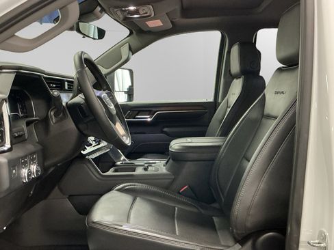 Used 2024 GMC Sierra 2500 Denali w/ Denali Reserve Package AWD/4WD image 9