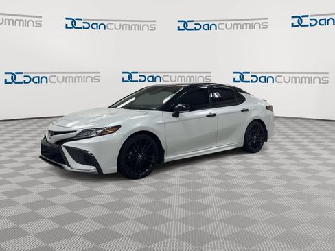 Used 2022 Toyota Camry XSE w/ Navigation Package FWD image 4