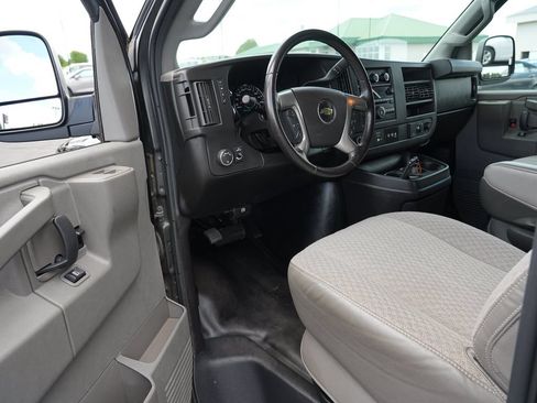 Used 2016 Chevrolet Express 3500 Extended RWD image 13