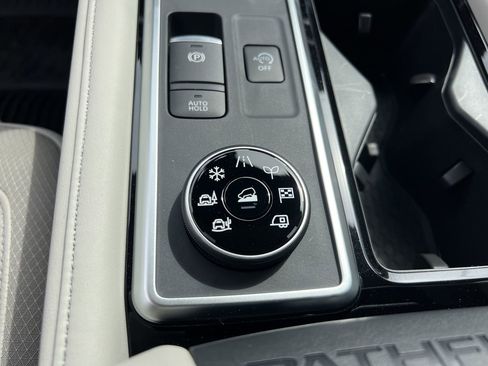 New 2026 Nissan Pathfinder SL AWD/4WD image 11