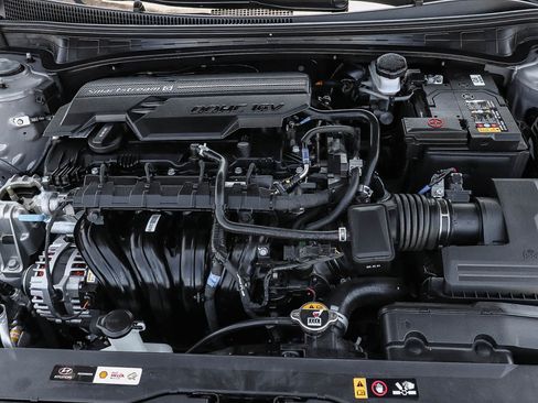Used 2025 Hyundai Elantra Limited FWD image 34