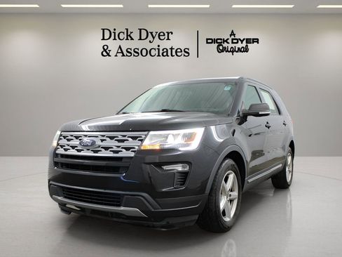 Used 2019 Ford Explorer XLT w/ Equipment Group 201A FWD image 7