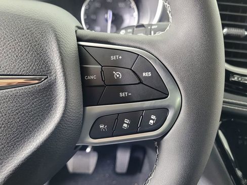 New 2026 Chrysler Pacifica Select image 18