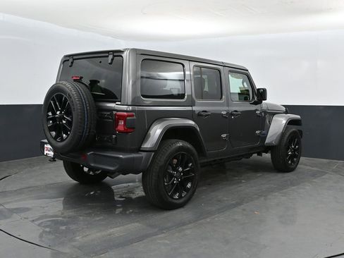 Used 2025 Jeep Wrangler Unlimited Sahara w/ Safety Group AWD/4WD image 4