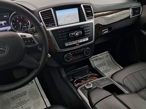 Used 2016 Mercedes-Benz GL 450 4MATIC image 14