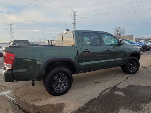 Used 2021 Toyota Tacoma SR5 w/ Trail Edition RWD image 10
