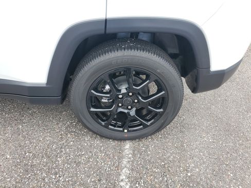 New 2026 Jeep Compass Latitude image 5