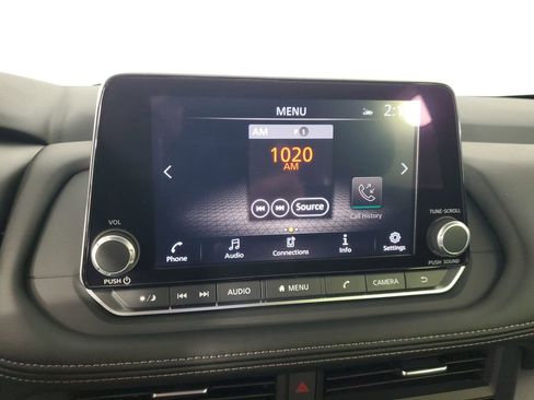 Used 2025 Nissan Rogue SV FWD image 21