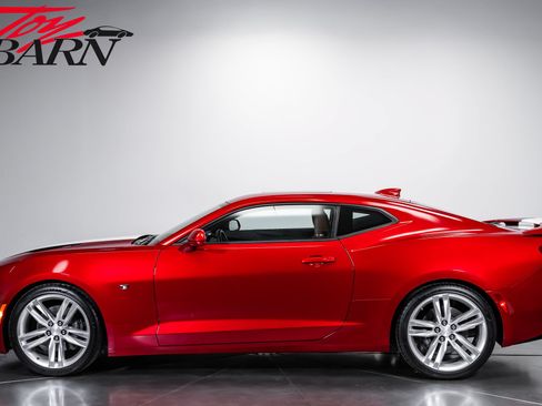 Used 2016 Chevrolet Camaro SS RWD image 2