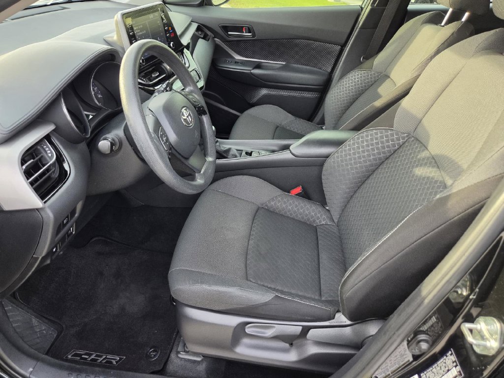 Used 2021 Toyota C-HR LE FWD image 17
