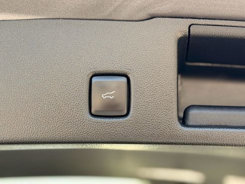 Used 2024 Ford Escape Platinum image 27